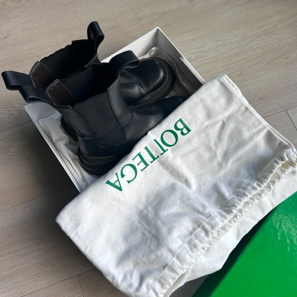 Bottega Veneta Black Ankle Boots - Picture 2 of 5